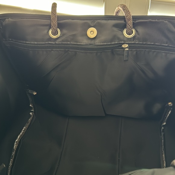 NEOPRENE TOTE BAG ✨ - Picture 7 of 9